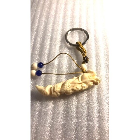 Very nice carved Dragon keychain - Picture 1 of 5